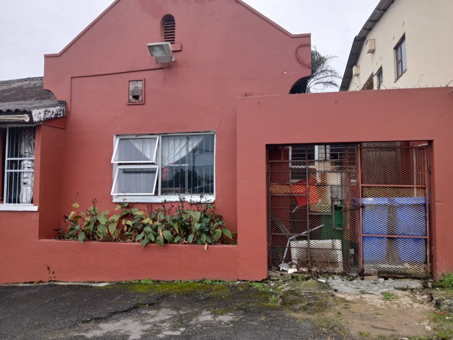  Bedroom Property for Sale in Quigney Eastern Cape